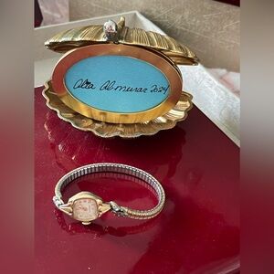 1970 CARAVELLE Wristwatch By Bulova 17 Jewels Cal. 0162 Ladies Cocktail Watch